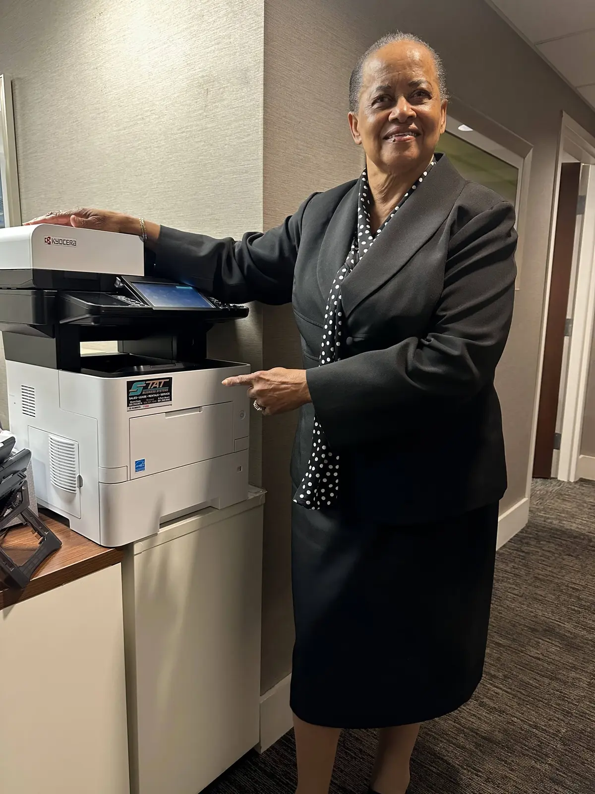 Commercial copier installation reviewed for office print costs
